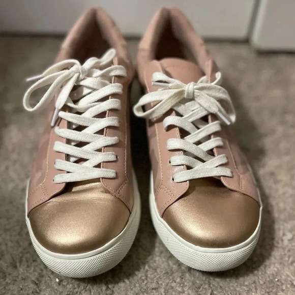 Isaac Mizrahi Colorblock Blush Fashion Sneakers Women's Size 9 - Picture 1 of 4